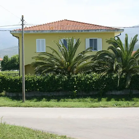 Elisa 3*
